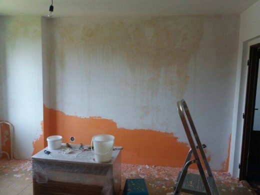 Malování i včetně očistění zdí a odstranění starých maleb...